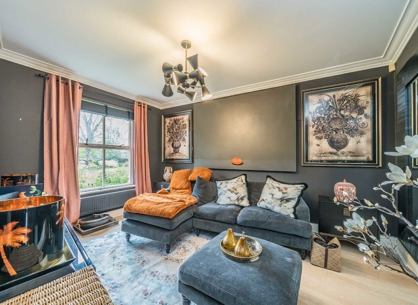 Properties let in Hampton Court Crescent - KT8 9BA view7