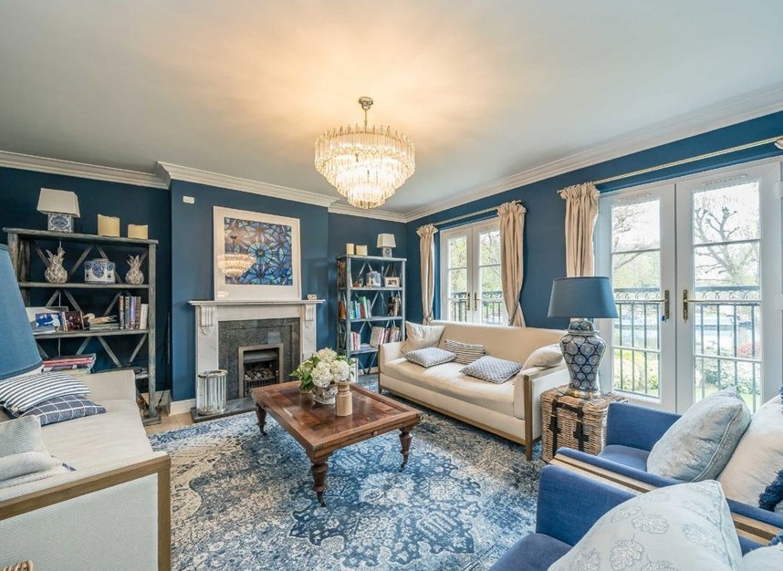 Properties let in Hampton Court Crescent - KT8 9BA view8