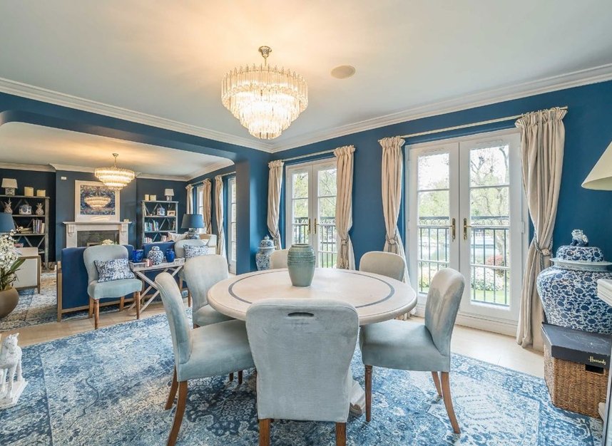 Properties let in Hampton Court Crescent - KT8 9BA view3
