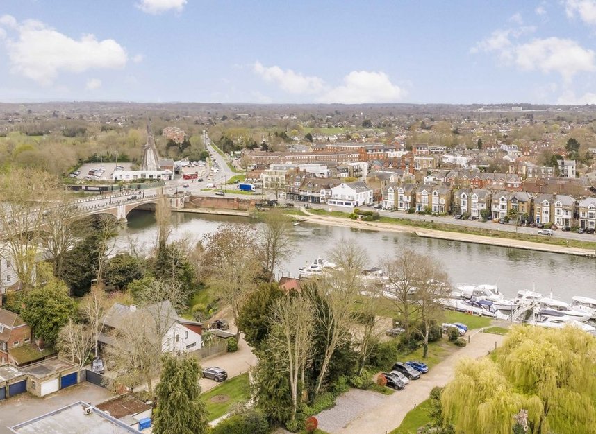 Properties to let in Hampton Court Road - KT8 9BD view7