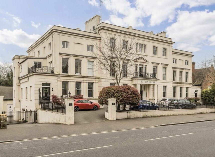 Properties to let in Hampton Court Road - KT8 9BD view12