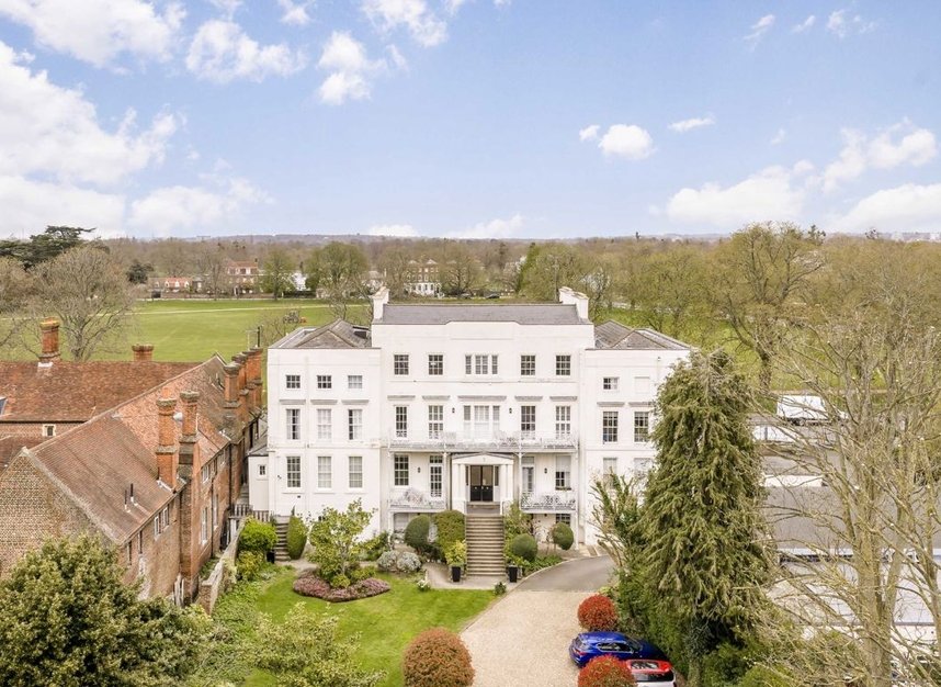 Properties to let in Hampton Court Road - KT8 9BD view8