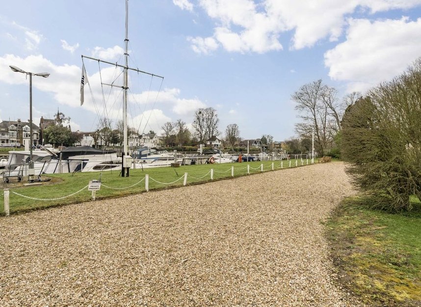 Properties to let in Hampton Court Road - KT8 9BD view10