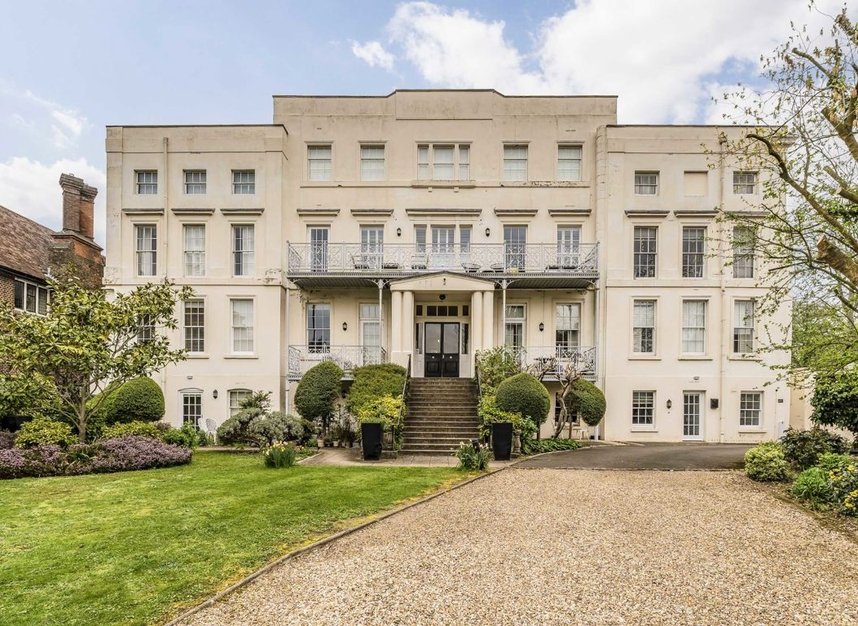 Properties to let in Hampton Court Road - KT8 9BD view11
