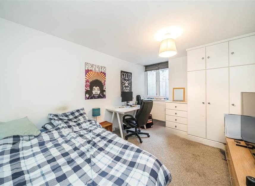 Properties to let in Handforth Road - SW9 0LL view4