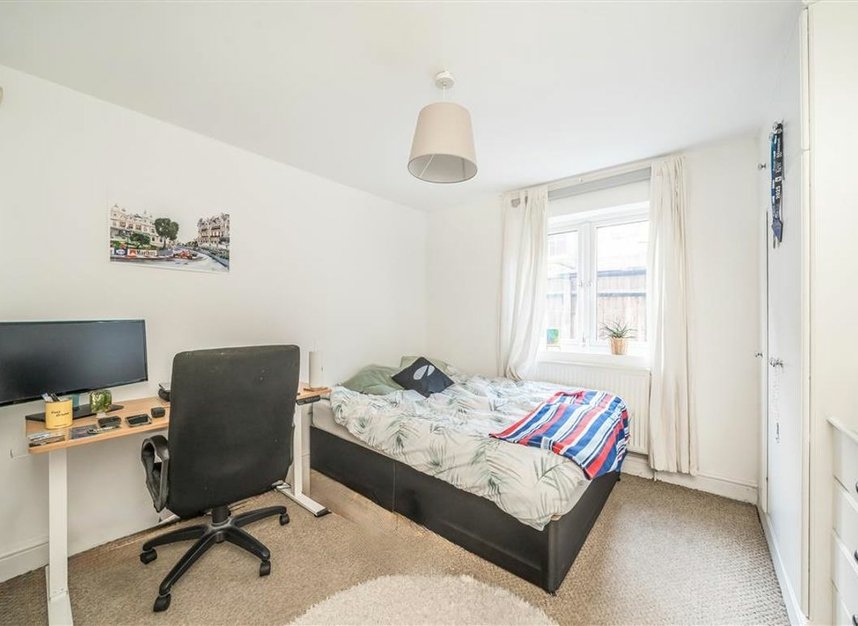 Properties to let in Handforth Road - SW9 0LL view5