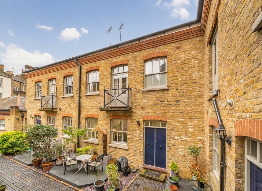 Properties let in Hardwicke Mews - WC1X 9AE view1