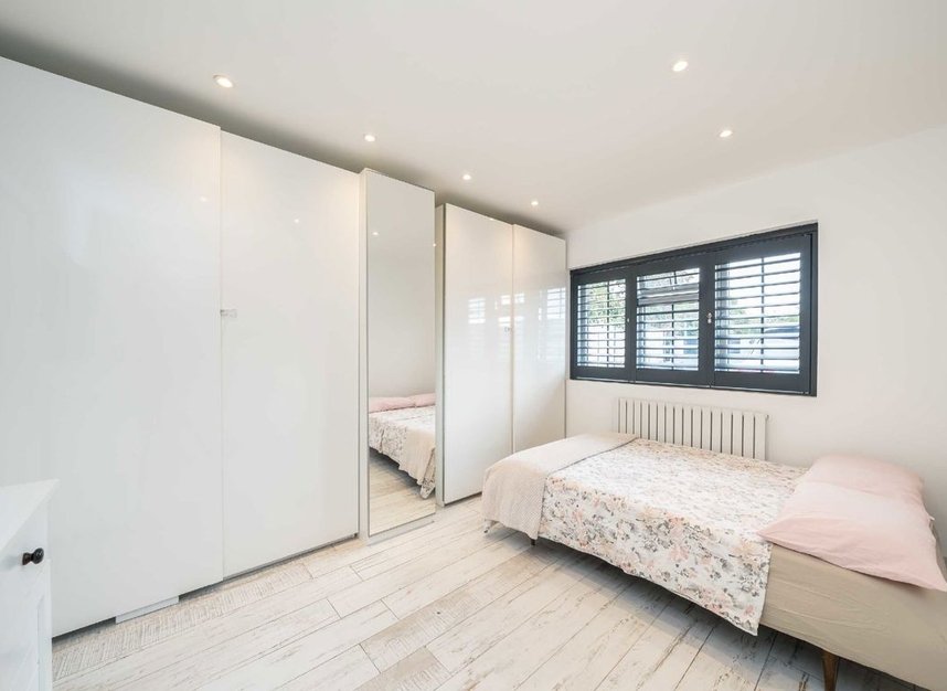 Properties to let in Harlington Road - UB8 3EY view8