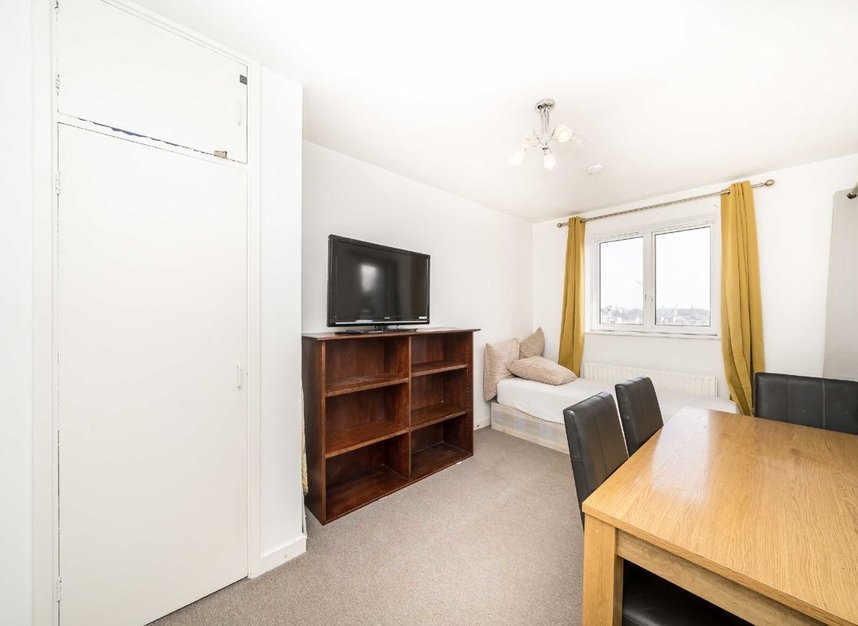 Flat to rent in Harrison Street, London, WC1H (Ref 221294) Dexters