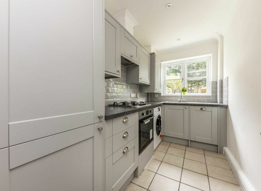 Properties let in Harvey Drive - TW12 2FB view3