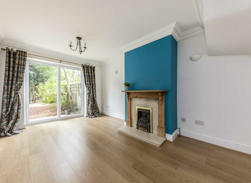 Properties let in Harvey Drive - TW12 2FB view2