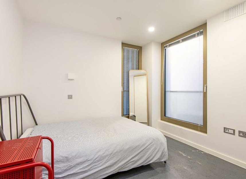 Flat to rent in Helmsley Street, London, E8 (Ref 196430) Dexters