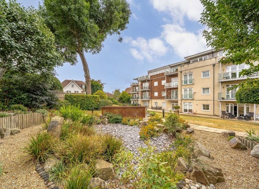 Properties to let in Hendon Lane - N3 3SH view18