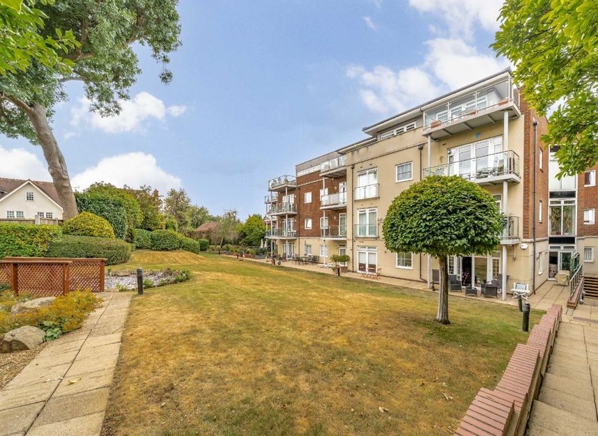 Properties to let in Hendon Lane - N3 3SH view19