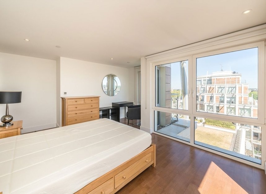 Properties let in Henry Macaulay Avenue - KT2 5FG view7