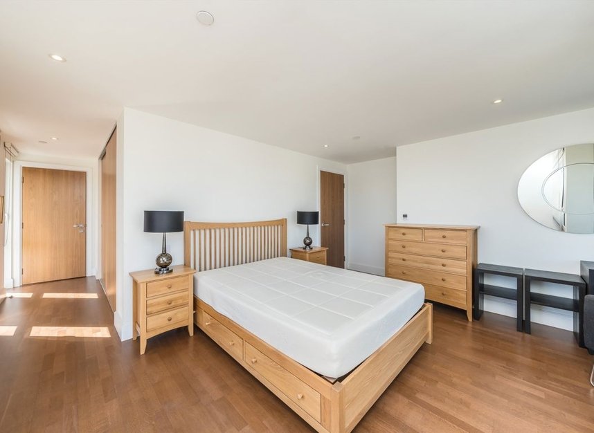 Properties let in Henry Macaulay Avenue - KT2 5FG view6