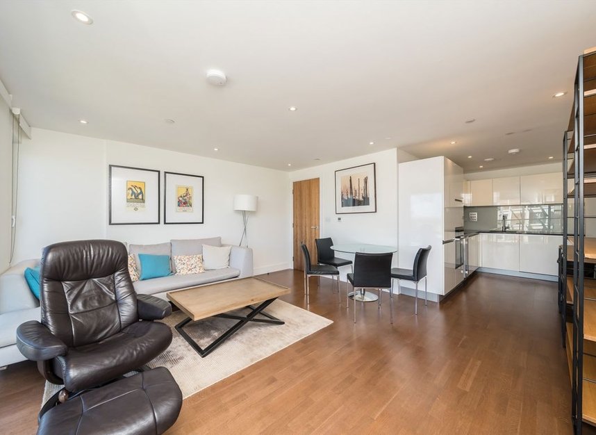 Properties let in Henry Macaulay Avenue - KT2 5FG view2