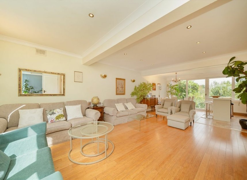 Properties to let in Hermitage Lane - NW2 2EY view3