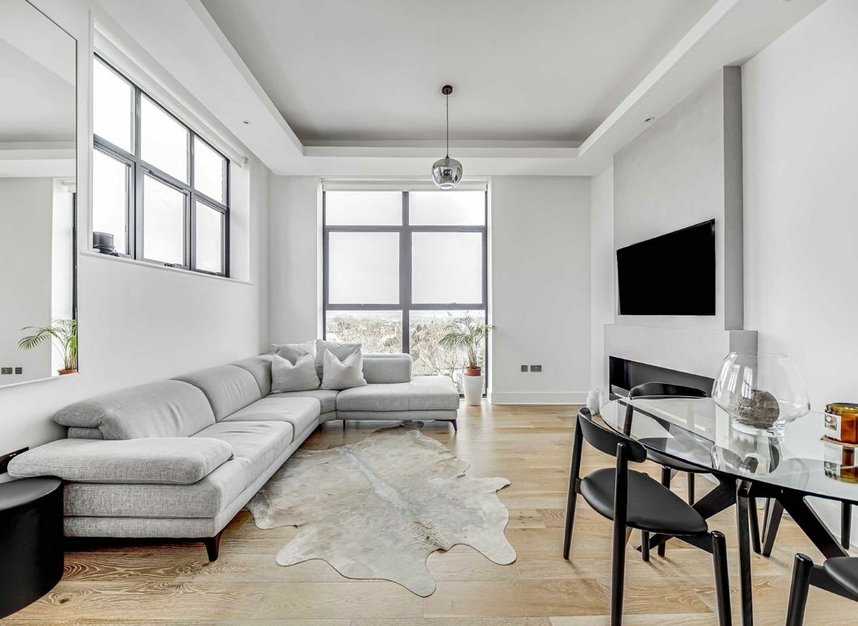 Properties let in High Road - N12 9QL view1