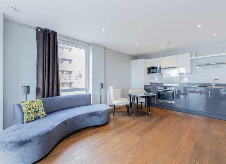 Properties to let in High Street - TW8 0FT view3