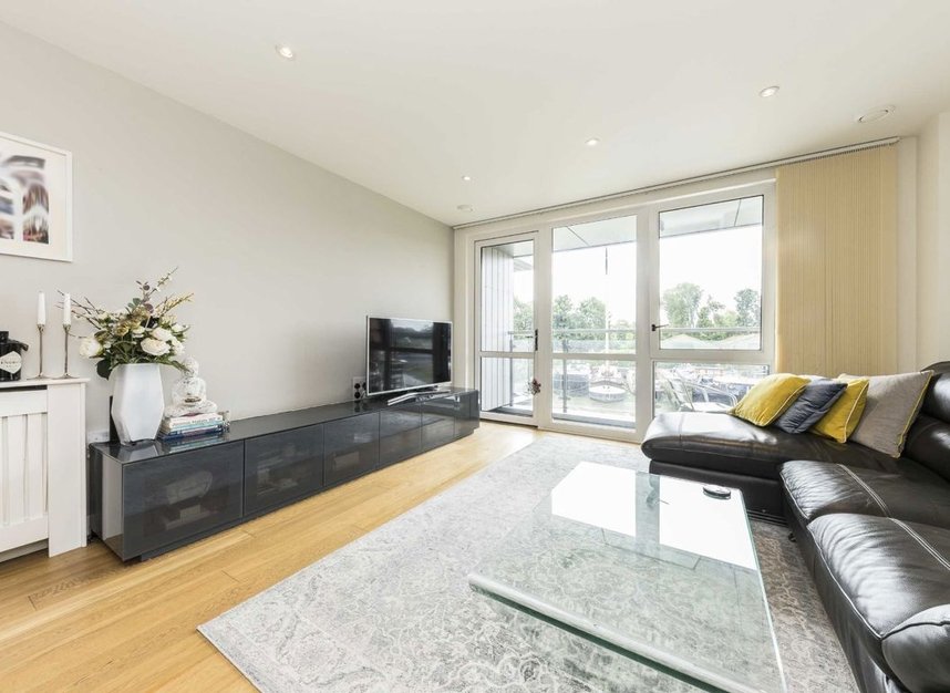 Properties to let in High Street - TW8 0FT view2