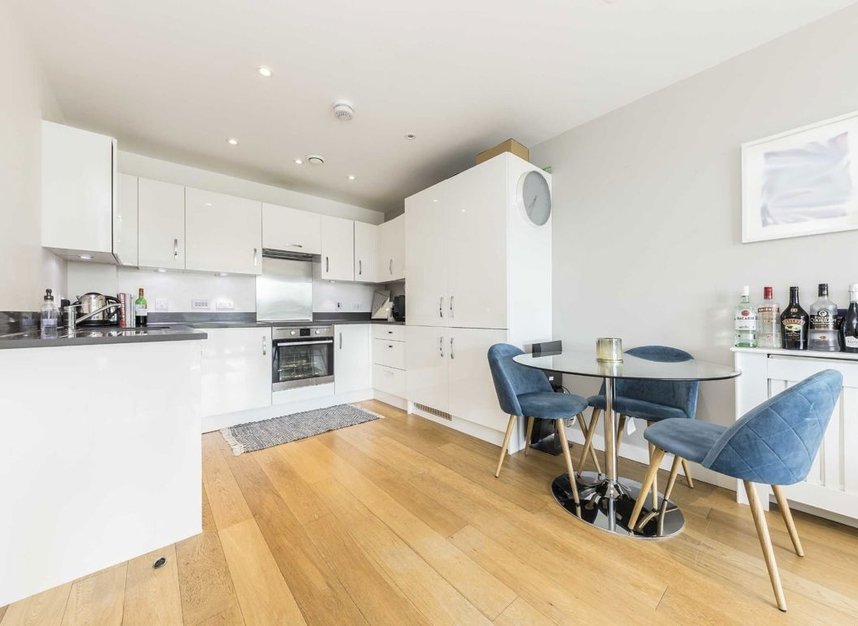 Properties to let in High Street - TW8 0FT view3