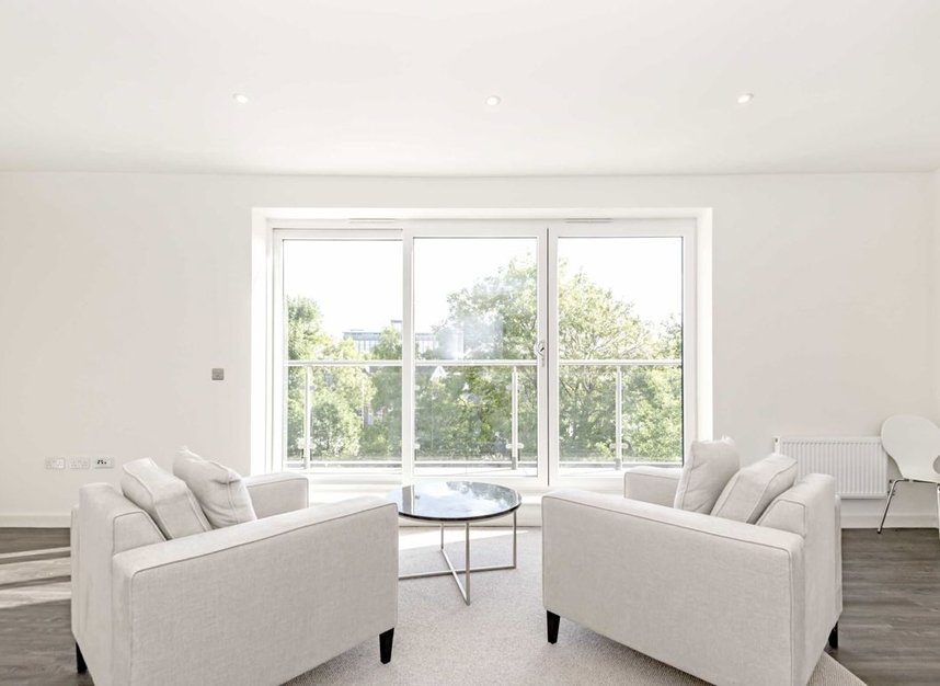 Properties to let in High Street - TW13 4AH view2