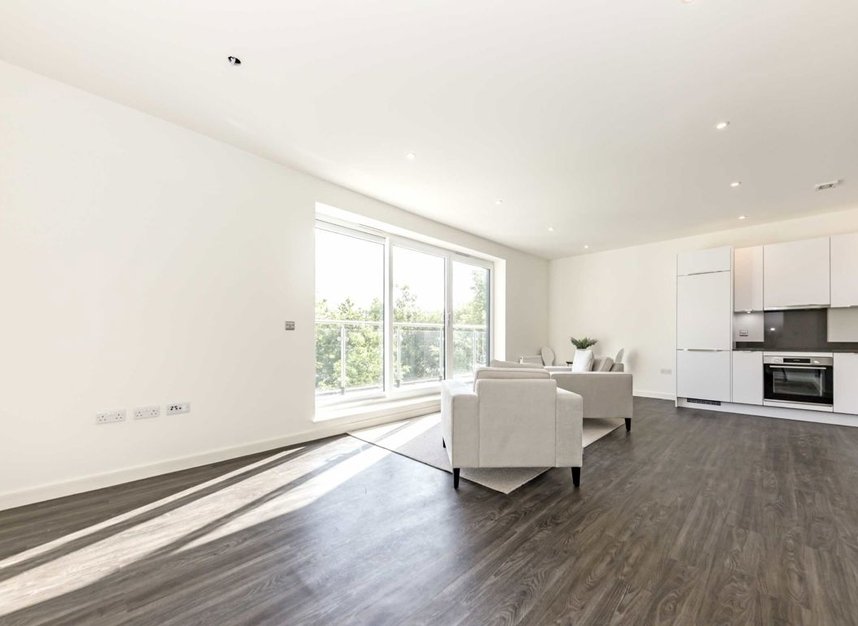 Properties to let in High Street - TW13 4AH view1