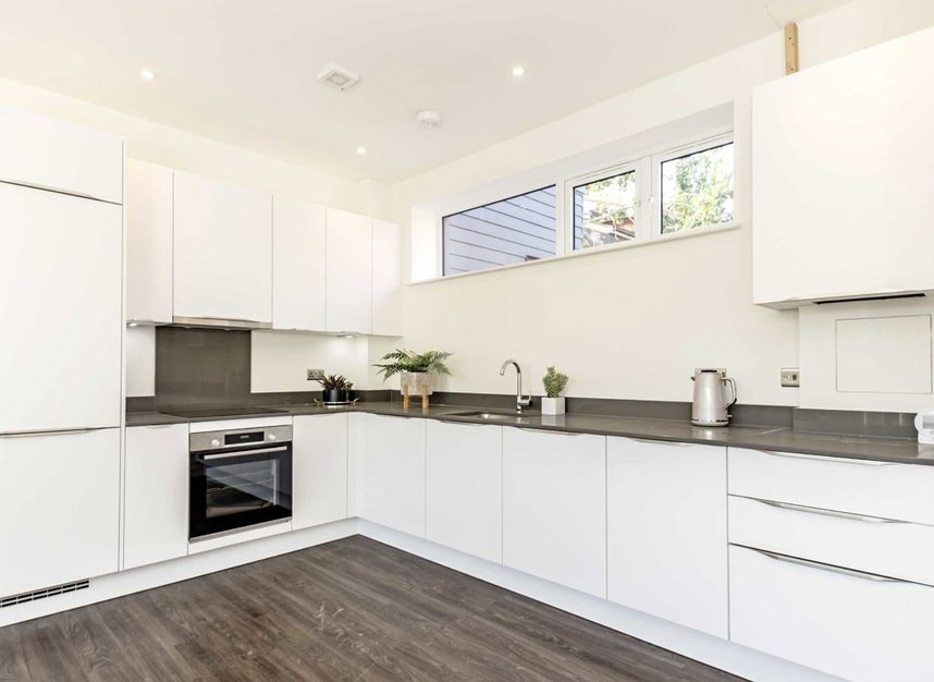 Properties to let in High Street - TW13 4AH view3