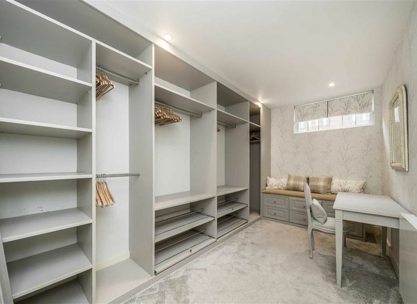 Properties let in High Street - KT1 4DG view11