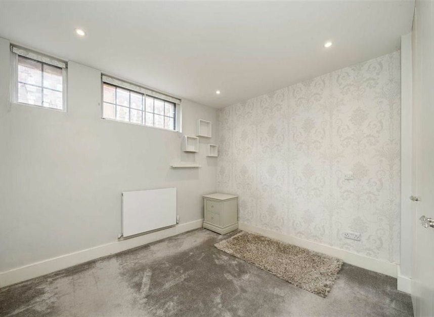 Properties let in High Street - KT1 4DG view9
