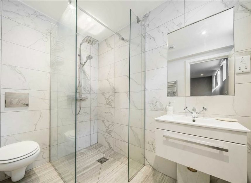 Properties let in High Street - KT1 4DG view12