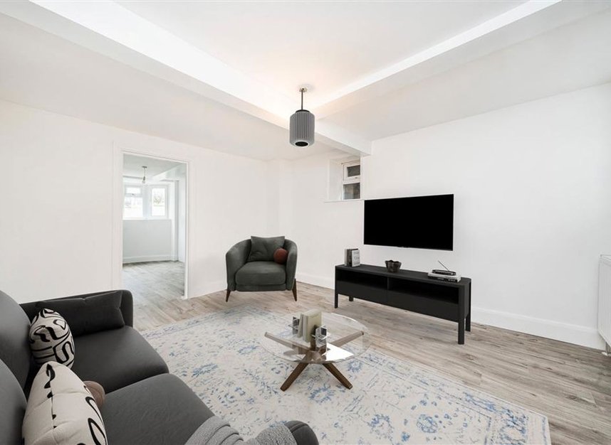 Properties let in High Street - KT1 4DG view3