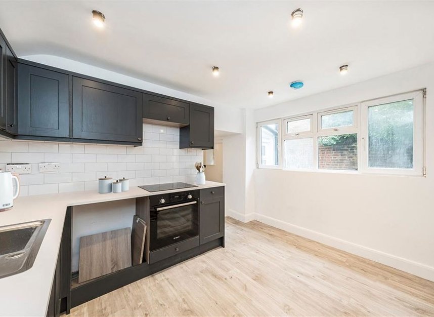 Properties let in High Street - KT1 4DG view2