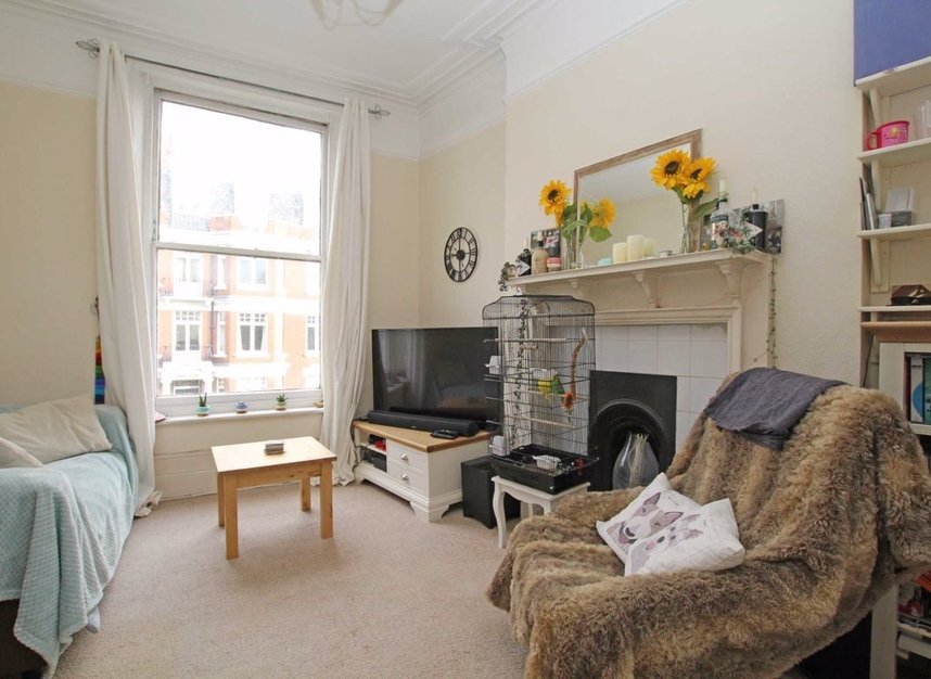 Flat to rent in Highgate High Street, London, N6 (Ref 157072) Dexters