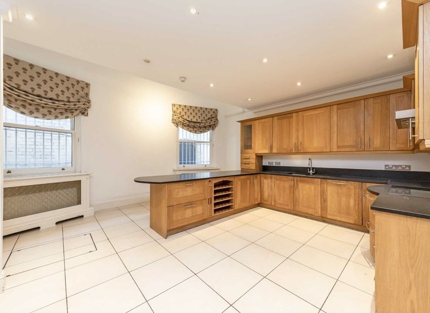 Properties to let in Hill Street - W1J 5NW view3