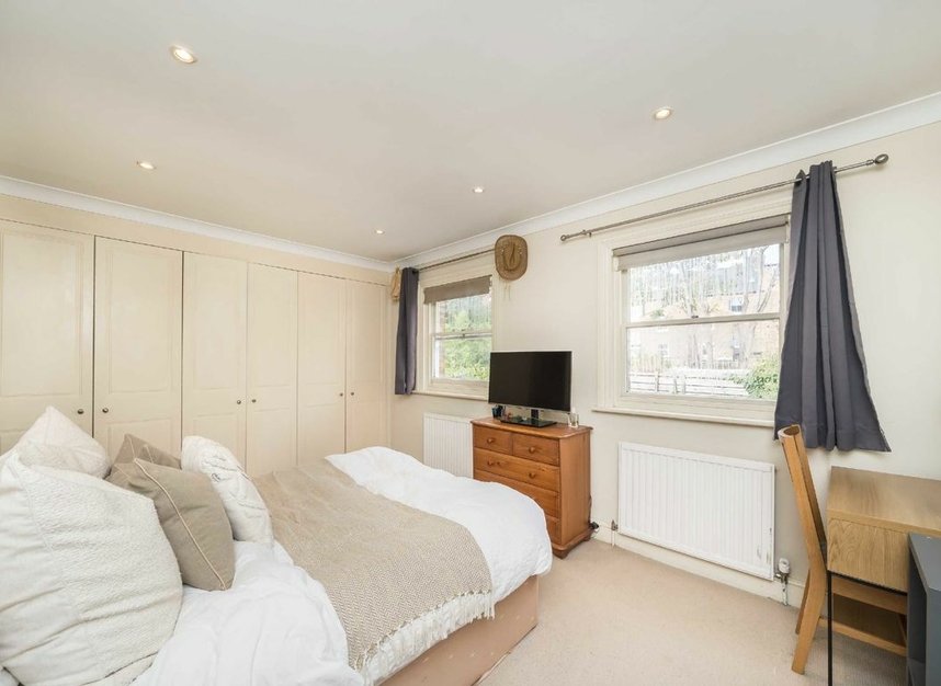 Properties let in Hillgate Place - SW12 9ES view4