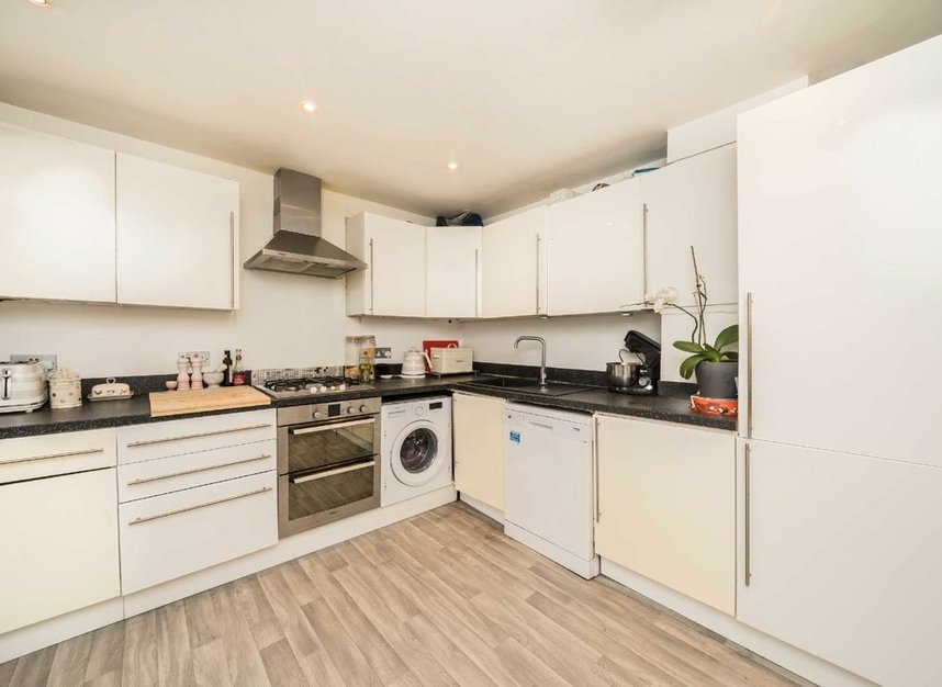 Properties let in Hillgate Place - SW12 9ES view3