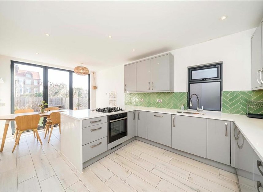 Properties let in Hither Green Lane - SE13 6RS view3