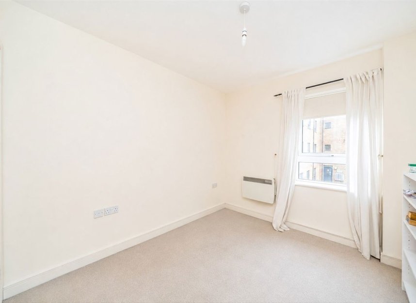 Properties to let in Hither Green Lane - SE13 6TG view4