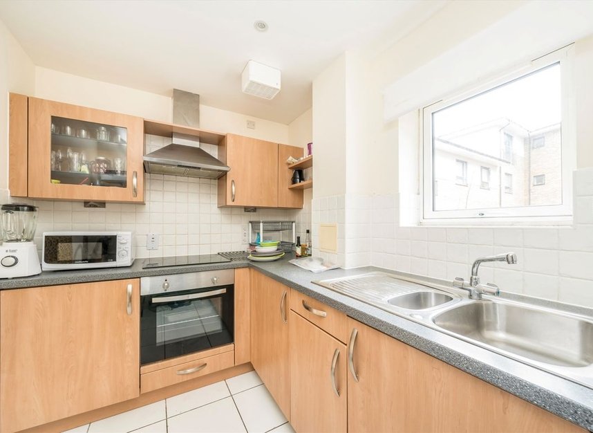 Properties to let in Hither Green Lane - SE13 6TG view3