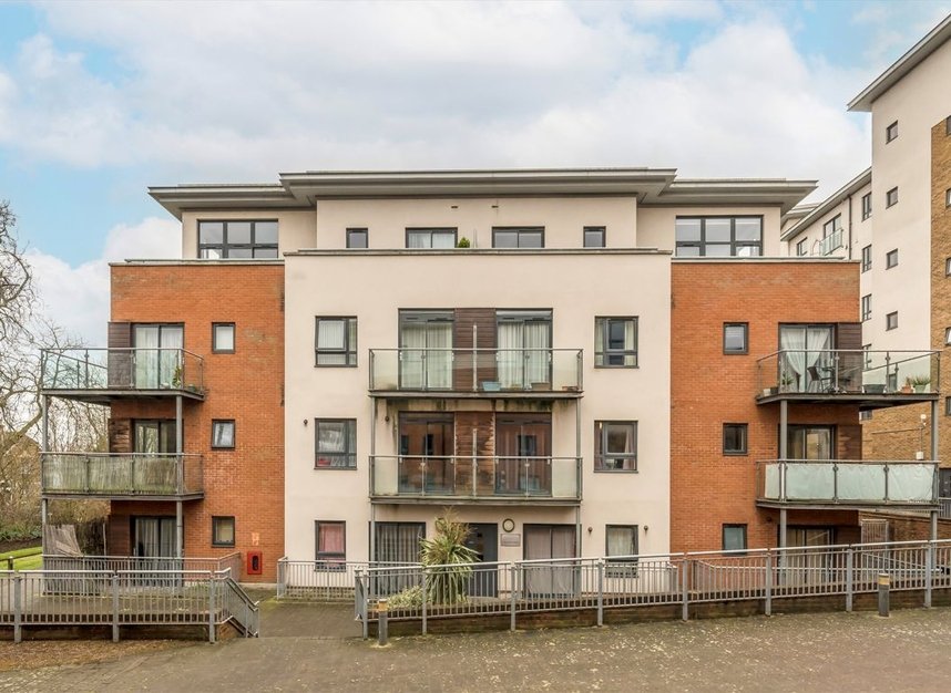 Properties to let in Hither Green Lane - SE13 6TG view1