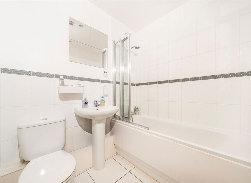 Properties to let in Hither Green Lane - SE13 6TG view5