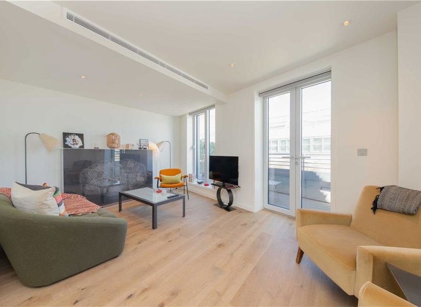 Properties to let in Hobhouse Court - SW1Y 4HH view2