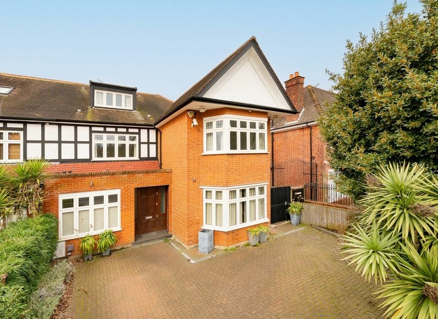 Hocroft Road, London, NW2