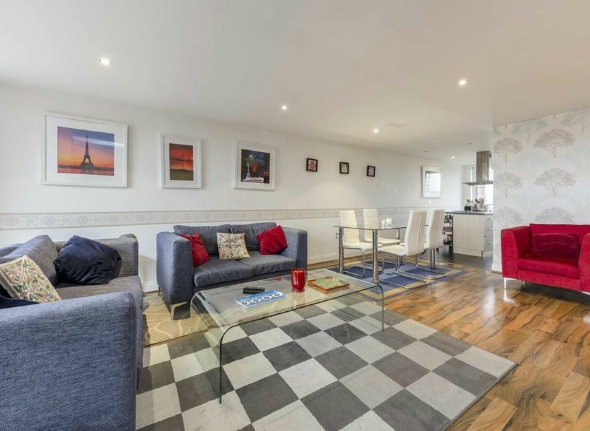 Properties to let in Holland Gardens - TW8 0BG view2