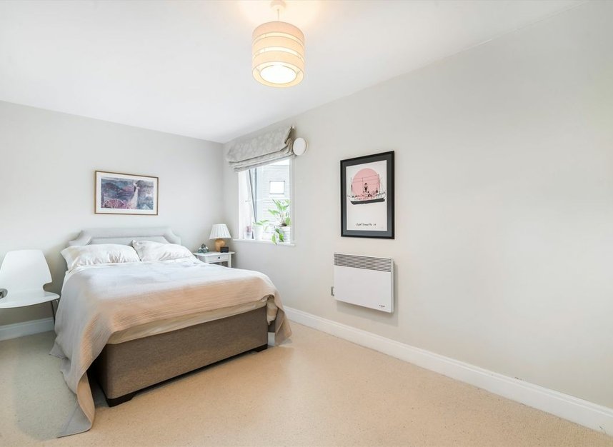 Properties to let in Holland Gardens - TW8 0BE view8