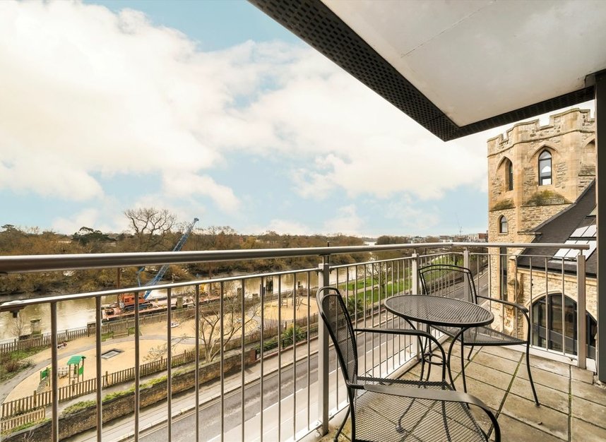 Properties to let in Holland Gardens - TW8 0BE view10