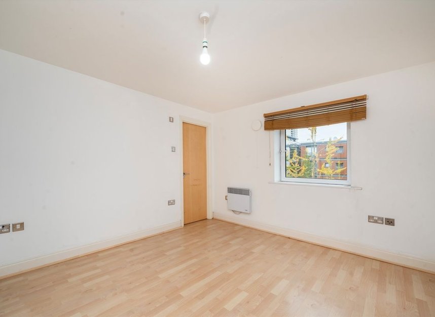 Properties to let in Holland Gardens - TW8 0BE view5