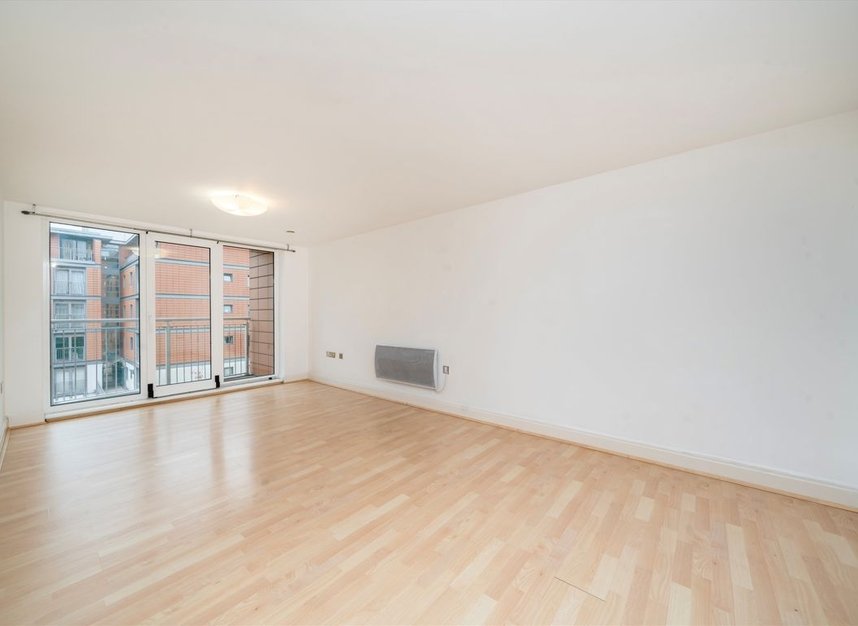 Properties to let in Holland Gardens - TW8 0BE view2